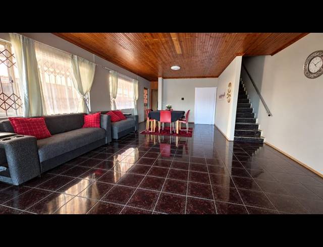 3 BEDROOM HOUSE FOR SALE IN MONTFORD